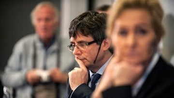 Carles Puigdemont junto a Marlene Wind