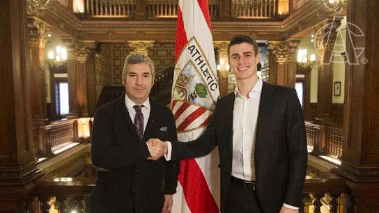 Kepa, junto al presidente del Athletic de Bilbao Josu Urrutia Kepa, junto al presidente del Athletic de Bilbao Josu Urrutia