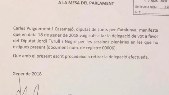 Documento en el que Junts per Catalunya retira la petición de delegación de voto de Puigdemont Documento en el que Junts per Catalunya retira la petición de delegación de voto de Puigdemont