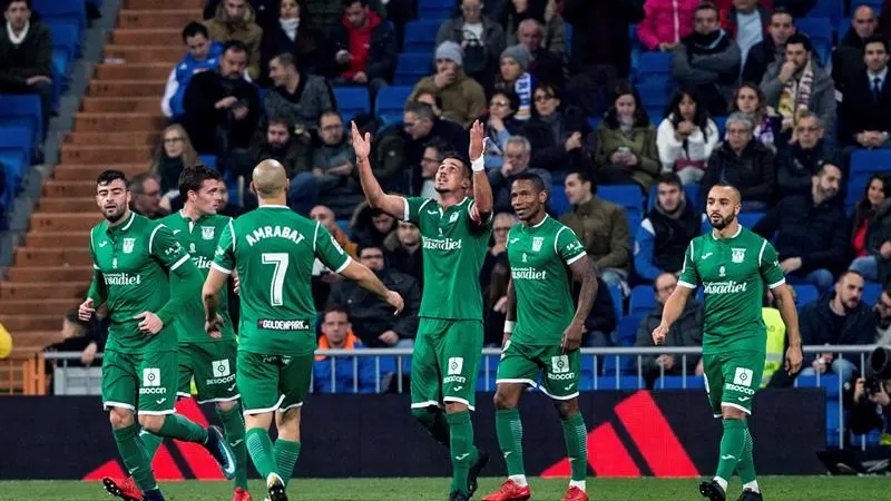 El Leganés celebra el gol de Gabriel en el Bernabéu