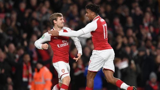 Monreal celebra su gol con el Arsenal en el Emirates Monreal celebra su gol con el Arsenal en el Emirates