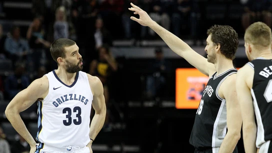 Pau Gasol frente a su hermano Marc en el FedExForum de Memphis Pau Gasol frente a su hermano Marc en el FedExForum de Memphis