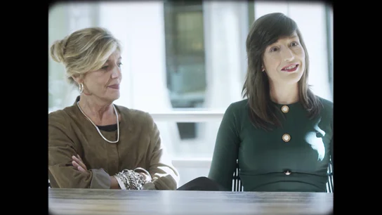 La bióloga Anna Veiga y Victoria Anna, la primera niña probeta de España La bióloga Anna Veiga y Victoria Anna, la primera niña probeta de España