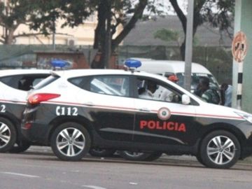 Dos coches de la policía de Mozambique Dos coches de la policía de Mozambique