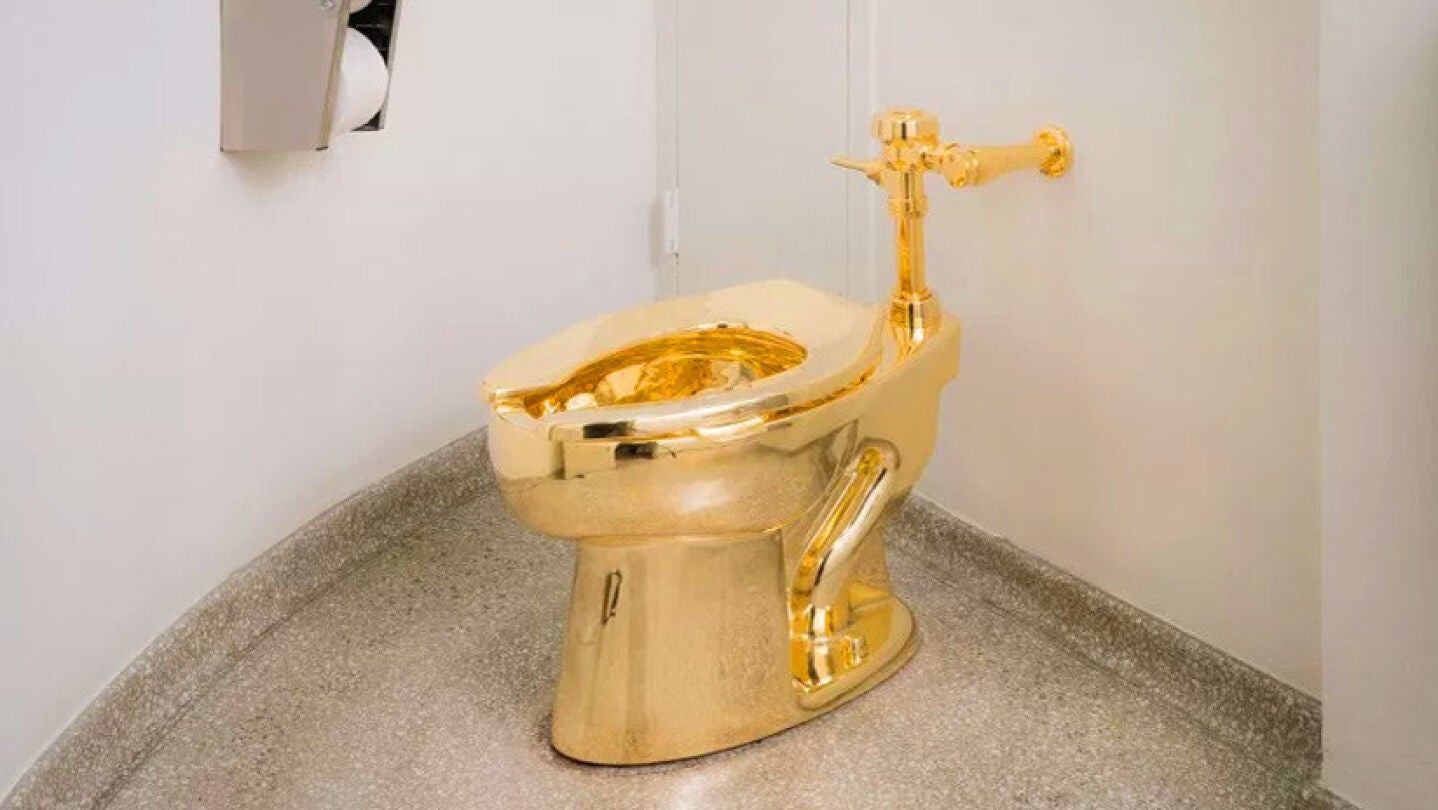El inodoro de oro ofrecido a Donald Trump