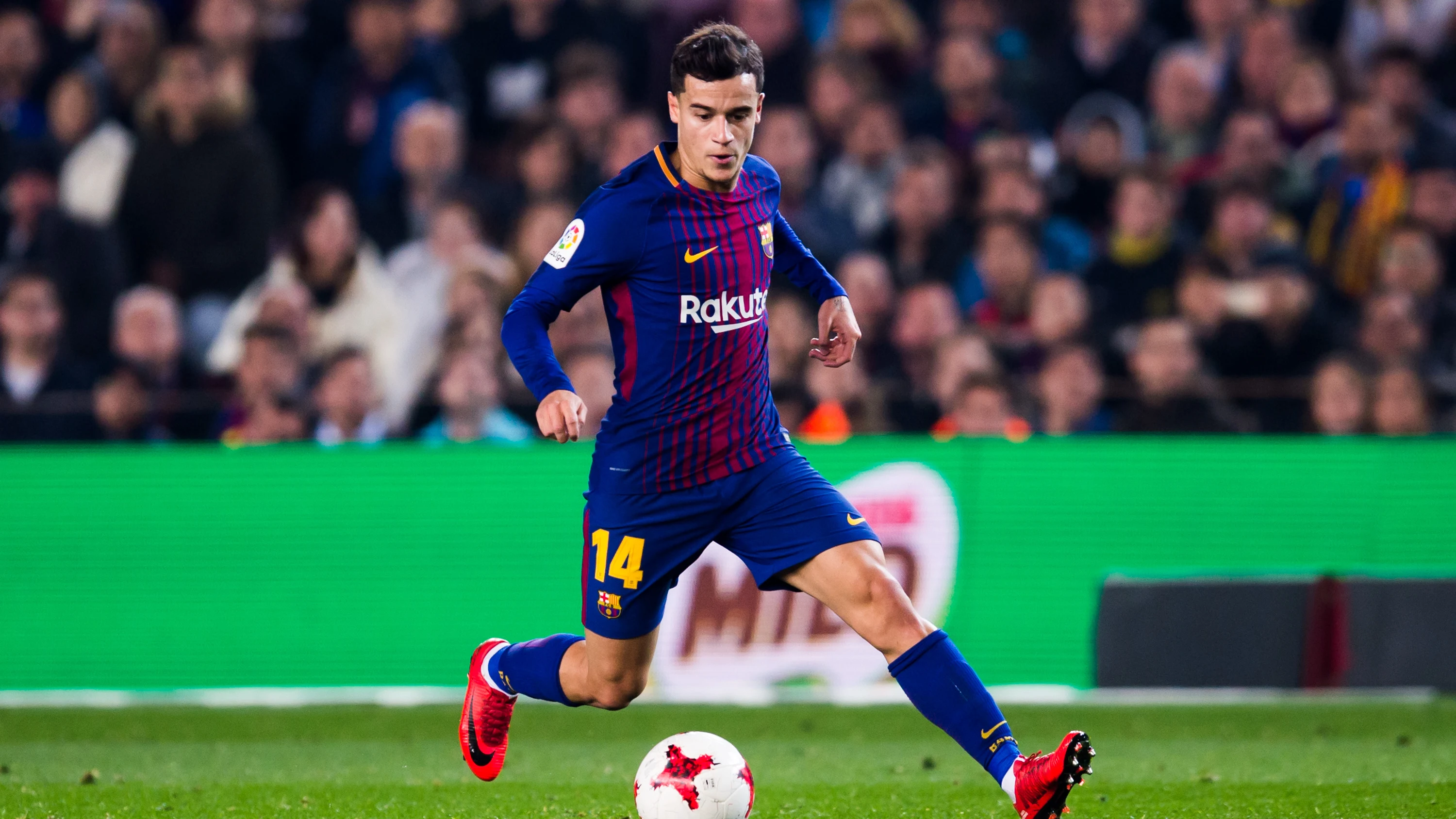 Coutinho, con el balón en el partido del Barcelona