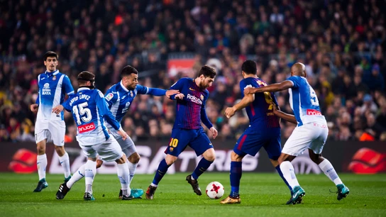 Messi conduce el balón en el partido del Barça ante el Espanyol Messi conduce el balón en el partido del Barça ante el Espanyol