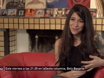 Así explica Bely Basarte su fenómeno viral: "Subí mi primer vídeo bajo un pseudónimo para que nadie de clase me encontrase" Así explica Bely Basarte su fenómeno viral: "Subí mi primer vídeo bajo un pseudónimo para que nadie de clase me encontrase"