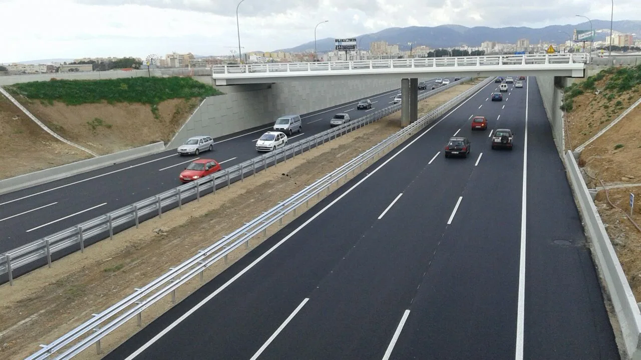 Foto de archivo de una autopista