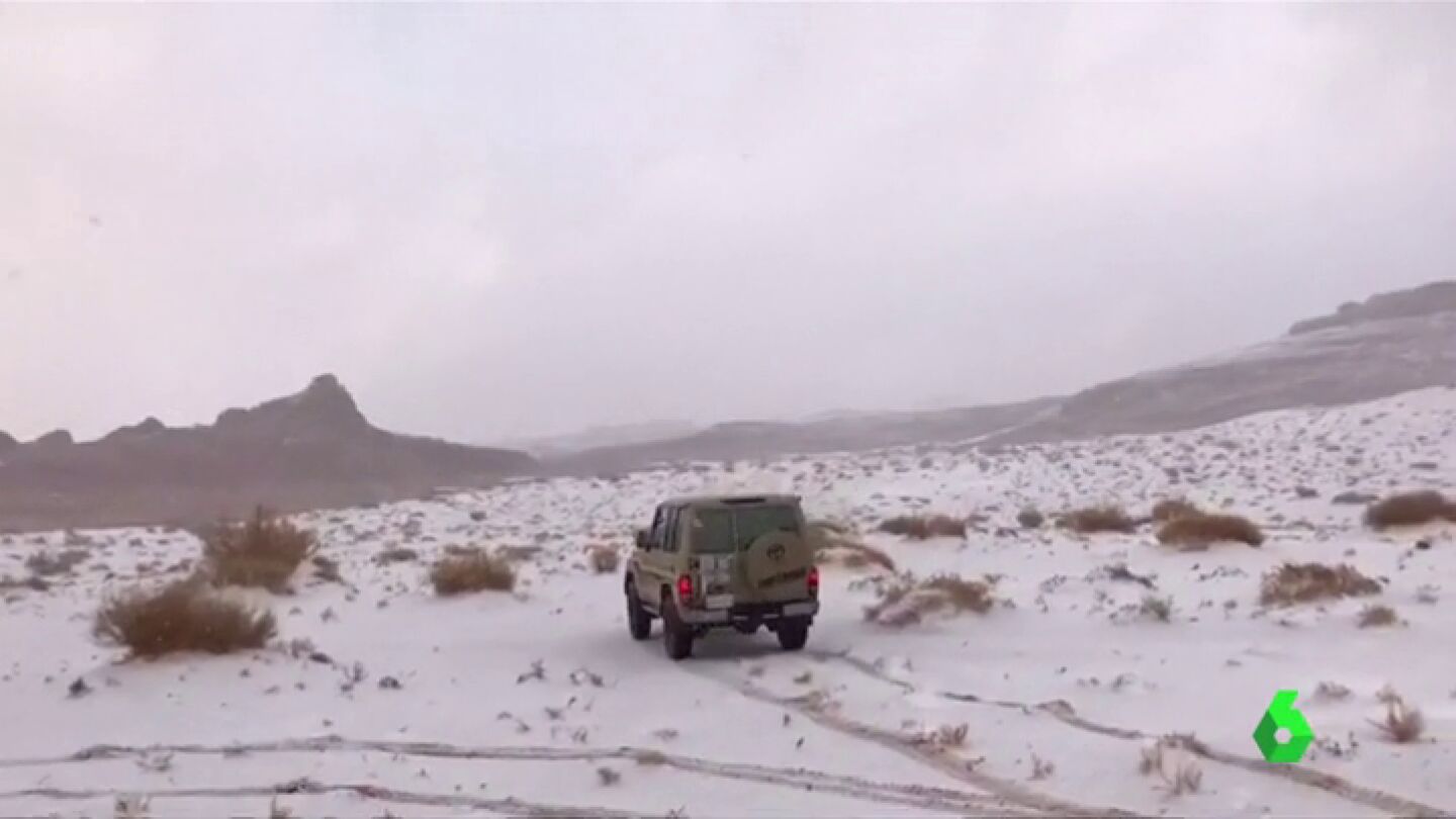Nieve en el desierto, la imagen poco habitual con la que se han despertado en Arabia Saud&iacute;