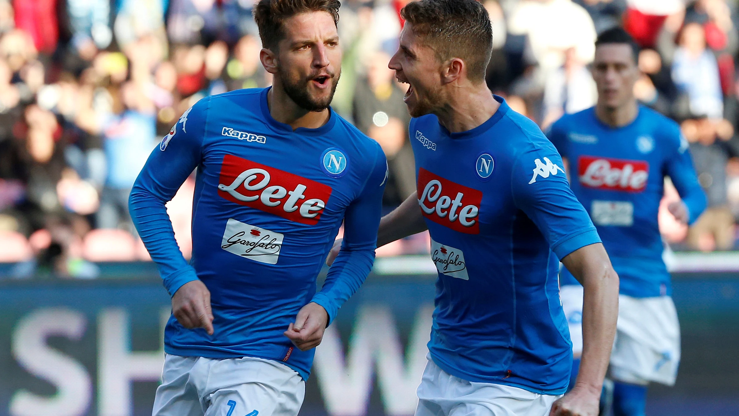 Mertens celebrando el gol ante el Bolonia