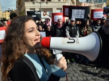 Una de las manifestantes durante la concentración Una de las manifestantes durante la concentración