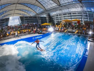 Hacer surf en un aeropuerto Hacer surf en un aeropuerto