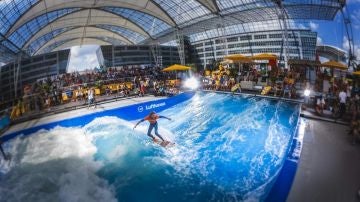 Hacer surf en un aeropuerto