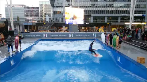 Surf en el aeropuerto Surf en el aeropuerto