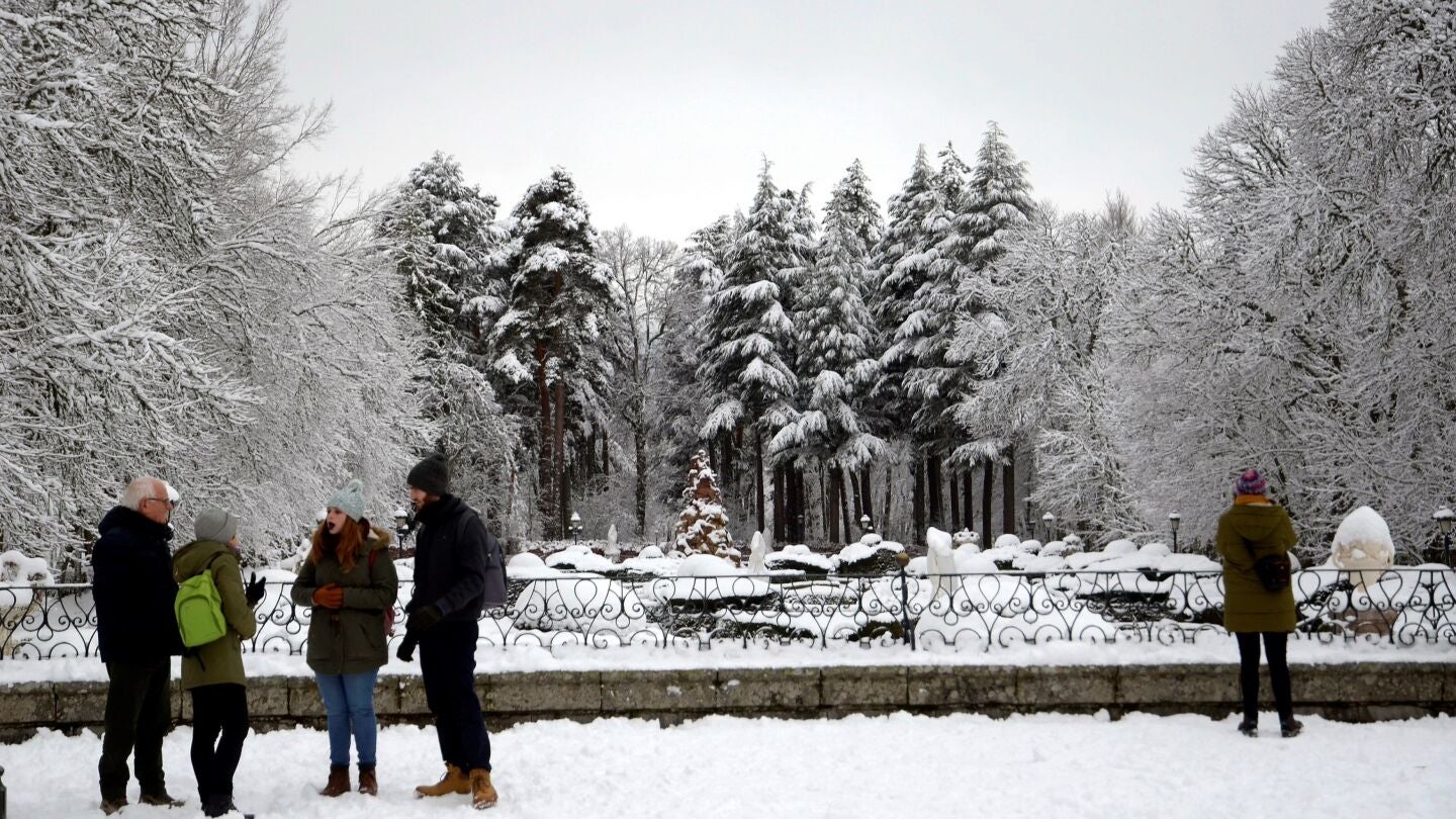Aspecto que presentaba los jard&iacute;nes del Palacio Real de La Granja despu&eacute;s de la nieve ca&iacute;da