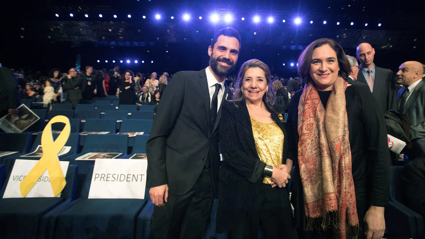Roger Torrent, junto a la presidenta de la academia del cine catalán, Isona Passola y Ada Colau, en la gala de los X Premios Gaudí El presidente del Parlament, Roger Torrent, junto a la presidenta de la academia del cine catalán, Isona Passola y la alcaldesa Ada Colau, en la gala de los X Premios Gaudí