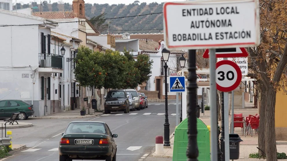 Vista de la entrada a Bobadilla, la localidad malagueña de Antequera