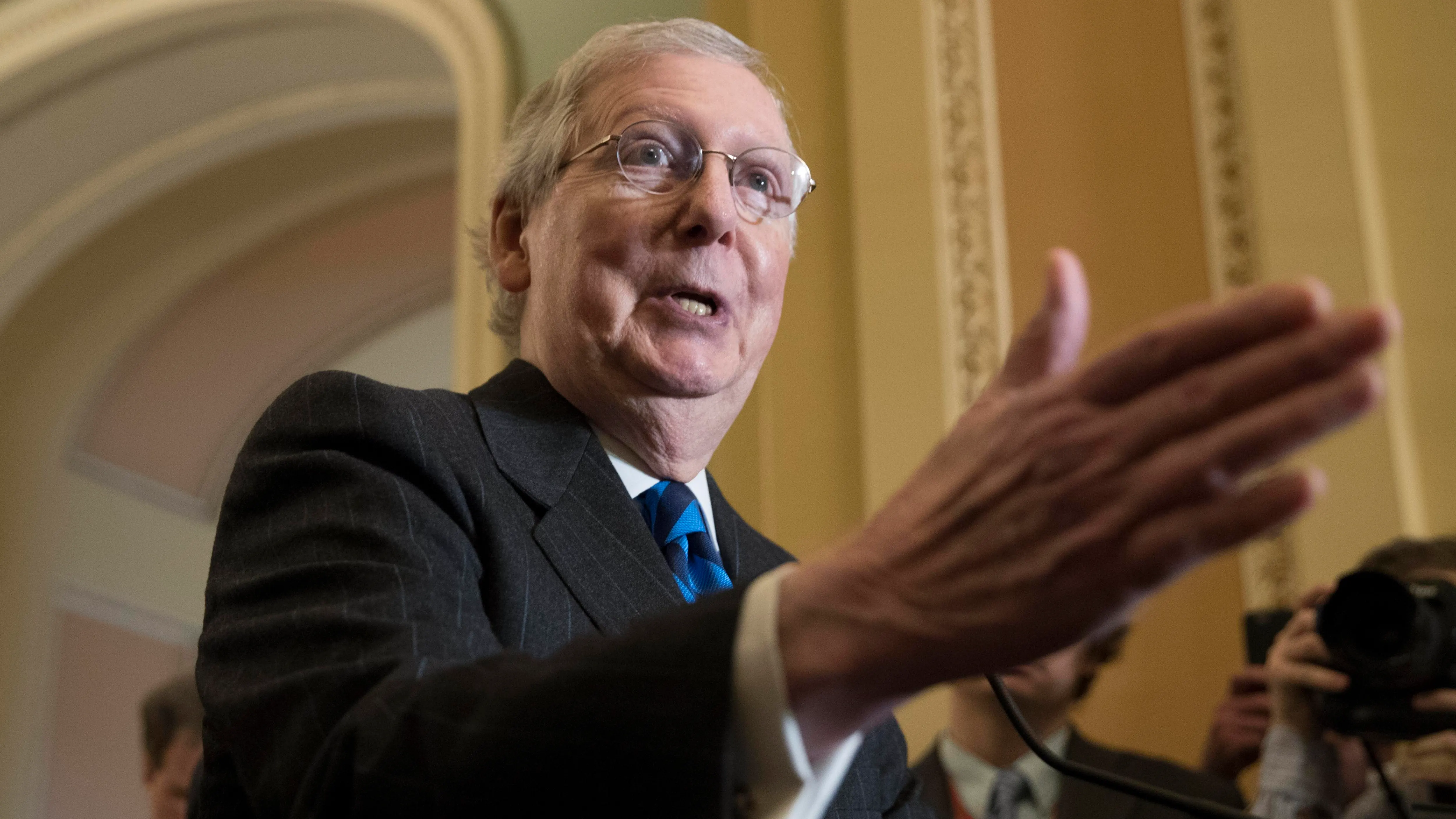 Mitch McConnell habla sobre las negociaciones del presupuesto con los demócratas 