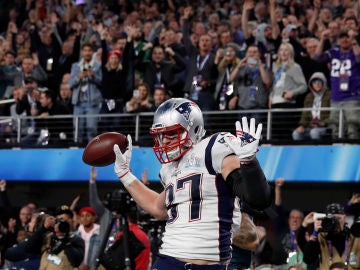Gronkowski celebra un touchdown durante la Super Bowl Gronkowski celebra un touchdown durante la Super Bowl