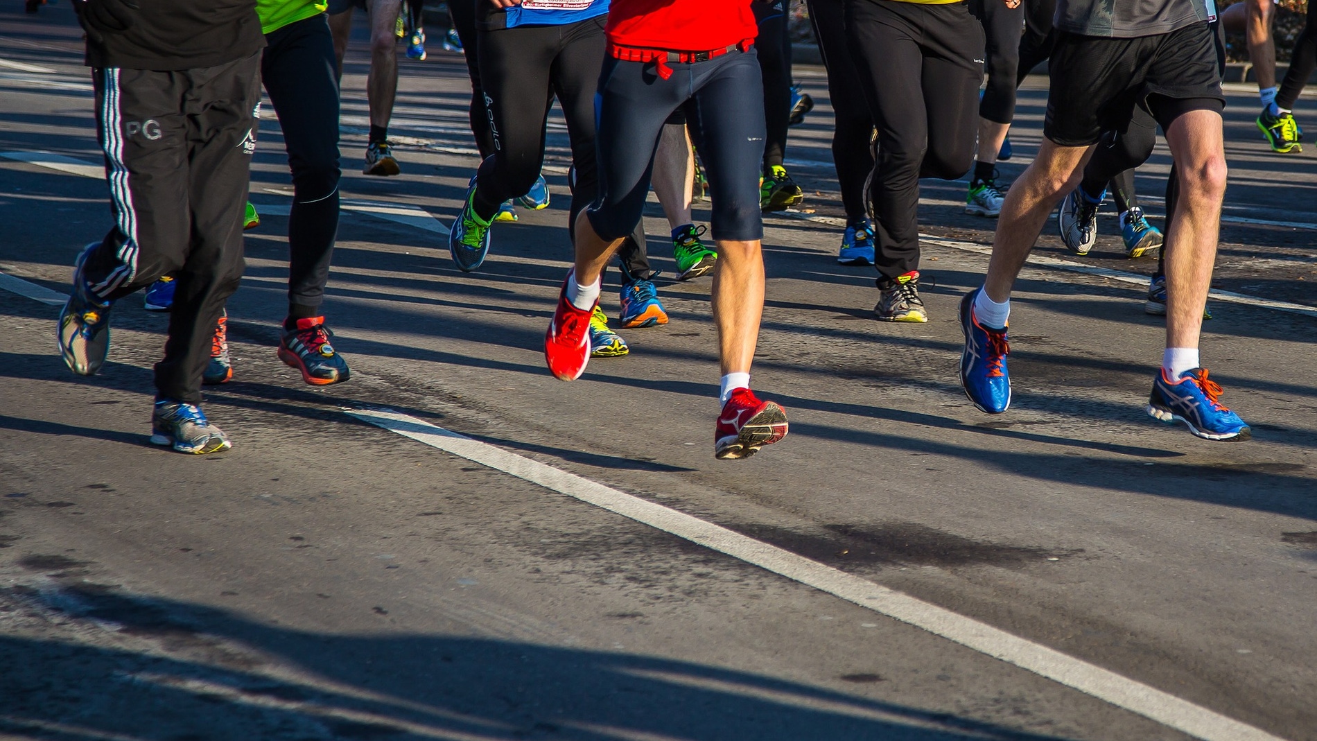 Los atletas de media maraton corren de manera similar aunque tengan distinto nivel