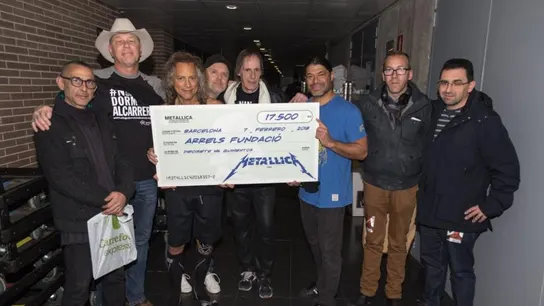 Metallica entrega un donativo a la nativo a la fundación Arrels Metallica entrega un donativo a la nativo a la fundación Arrels