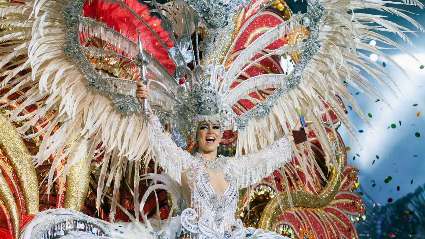 Carmen Lourido protagoniza su cuento y reinar&aacute; en el carnaval de Tenerife