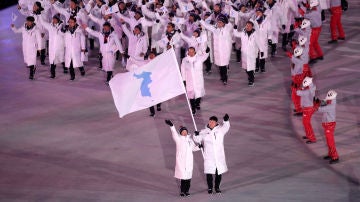 Las dos Coreas desfilan bajo una misma bandera en los Juegos de Invierno