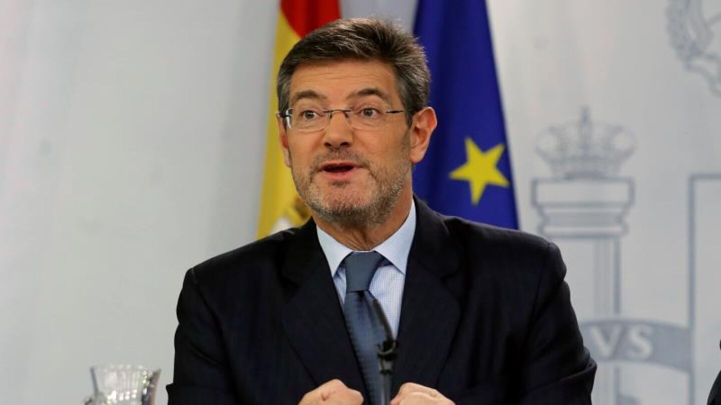 El ministro de Justicia, Rafael Catal&aacute;, durante una rueda de prensa