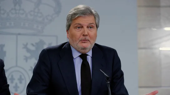 Íñigo Méndez de Vigo en rueda de prensa Íñigo Méndez de Vigo en rueda de prensa