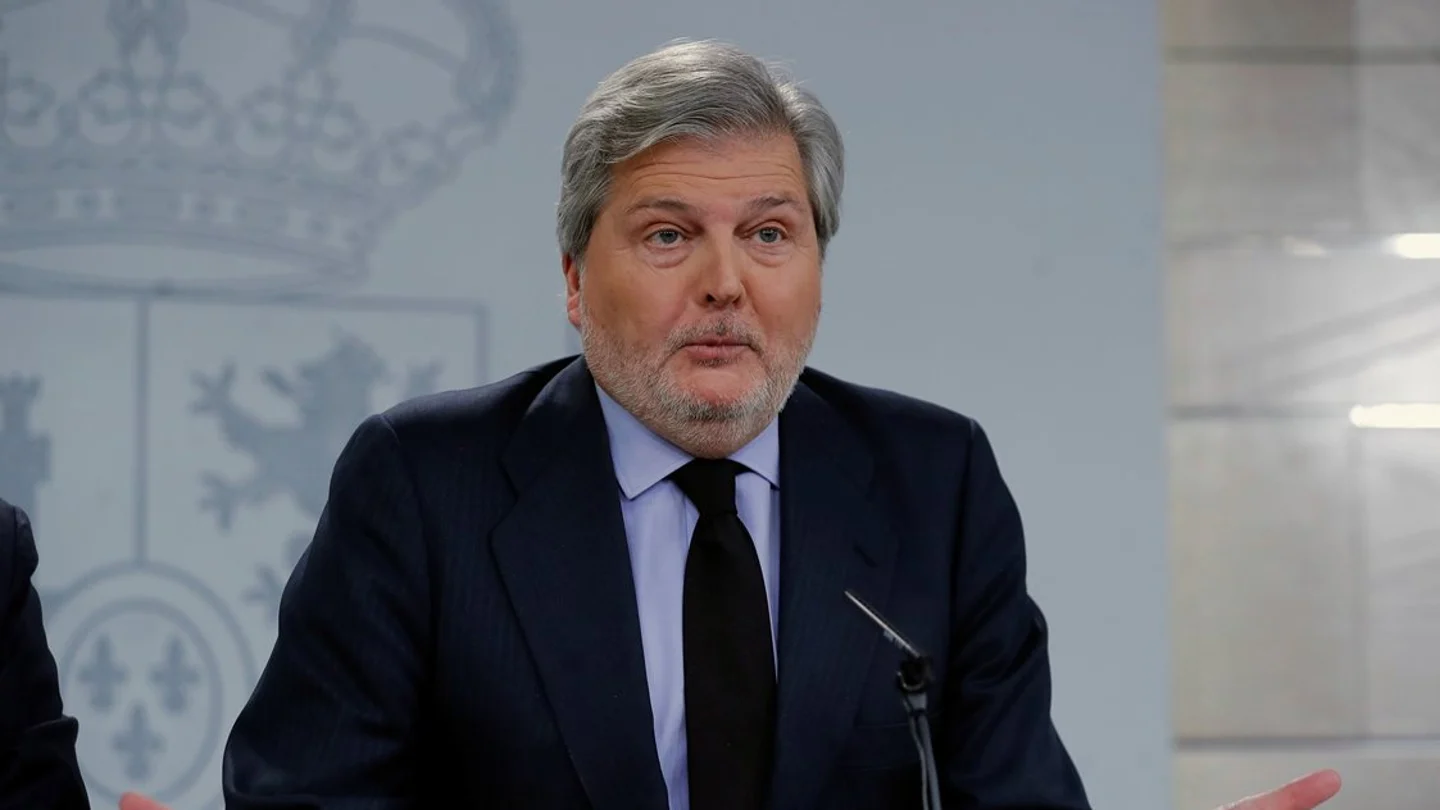 Íñigo Méndez de Vigo en rueda de prensa Íñigo Méndez de Vigo en rueda de prensa