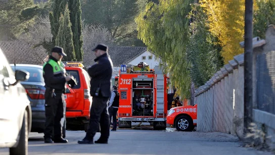 Dispositivo en las inmediaciones de la casa incendiada en Ontinyet, Valencia Dispositivo en las inmediaciones de la casa incendiada en Ontinyet, Valencia