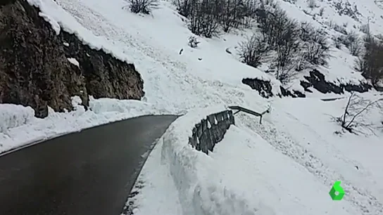 Un alud cae en Asturias Un alud cae en Asturias