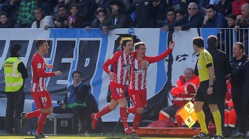 Griezmann celebra el 0-1 ante el Málaga