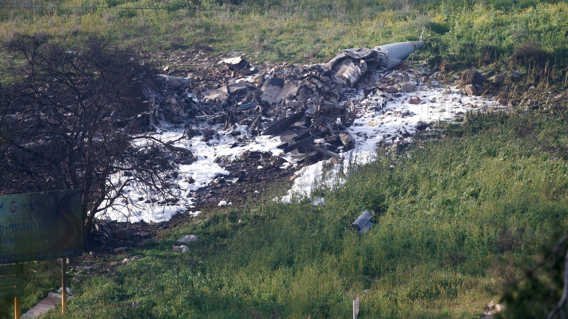 Los restos del F-16 derribado