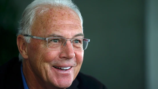 Beckhenbauer sonríe durante un acto Beckhenbauer sonríe durante un acto