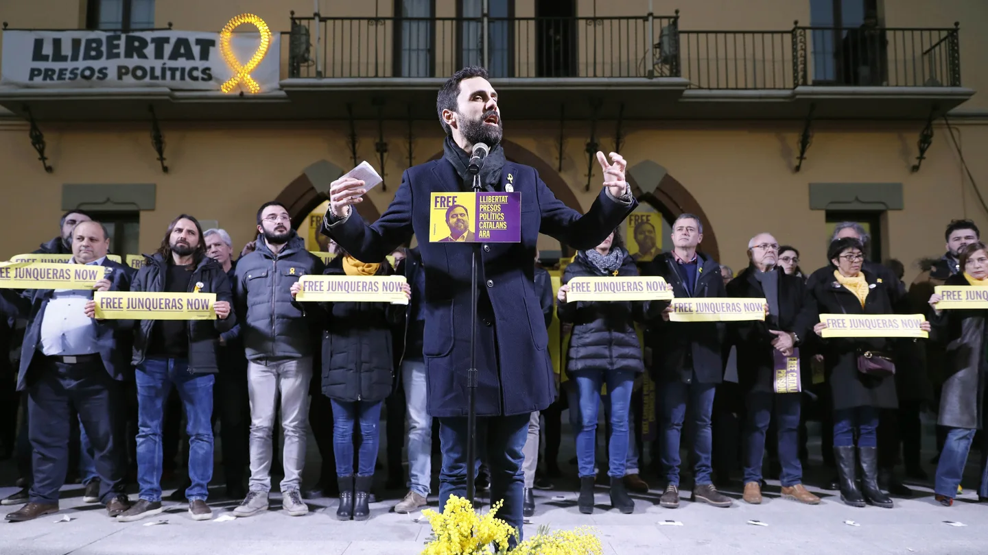 El presidente del Parlament, Roger Torrent, durante su intervención en la concentración El presidente del Parlament, Roger Torrent, durante su intervención en la concentración