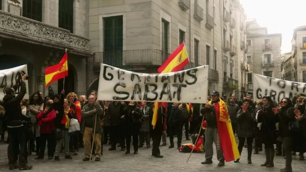 Varias personas se manifiestan en Girona