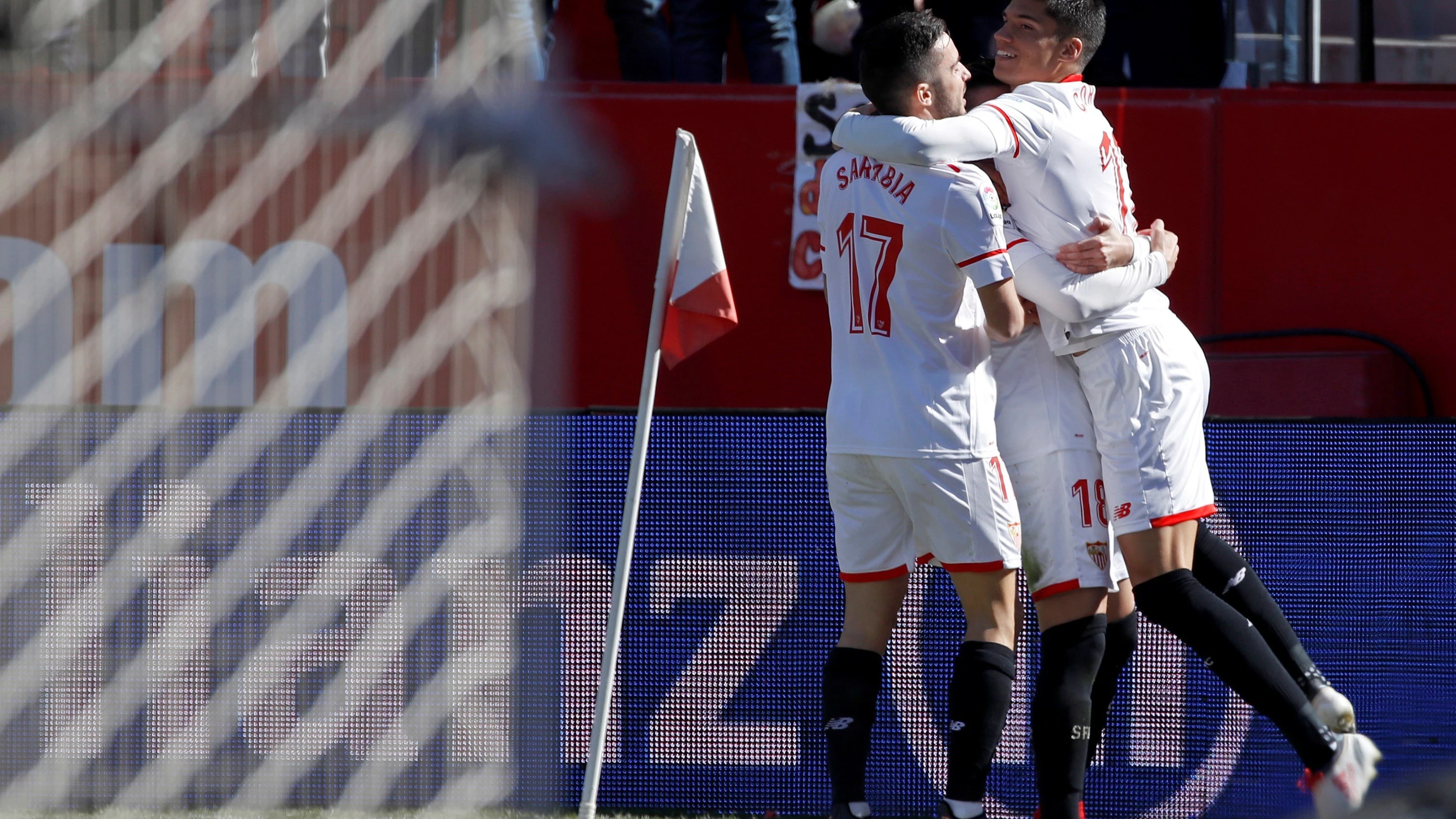 Los jugadores del Sevilla celebran el 1-0 ante el Girona