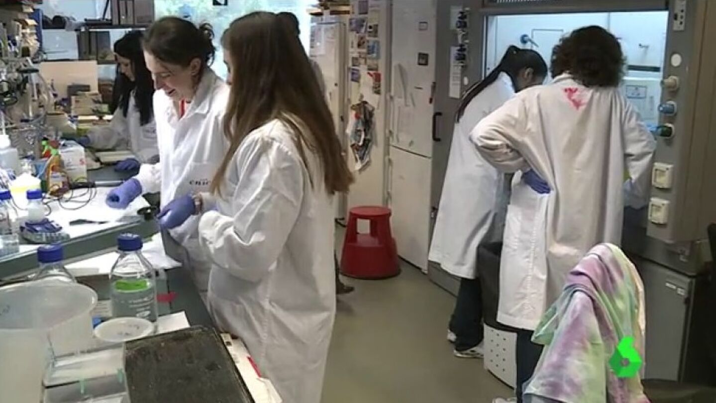 Cient&iacute;ficas en un laboratorio