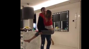 Morata baila con su novia