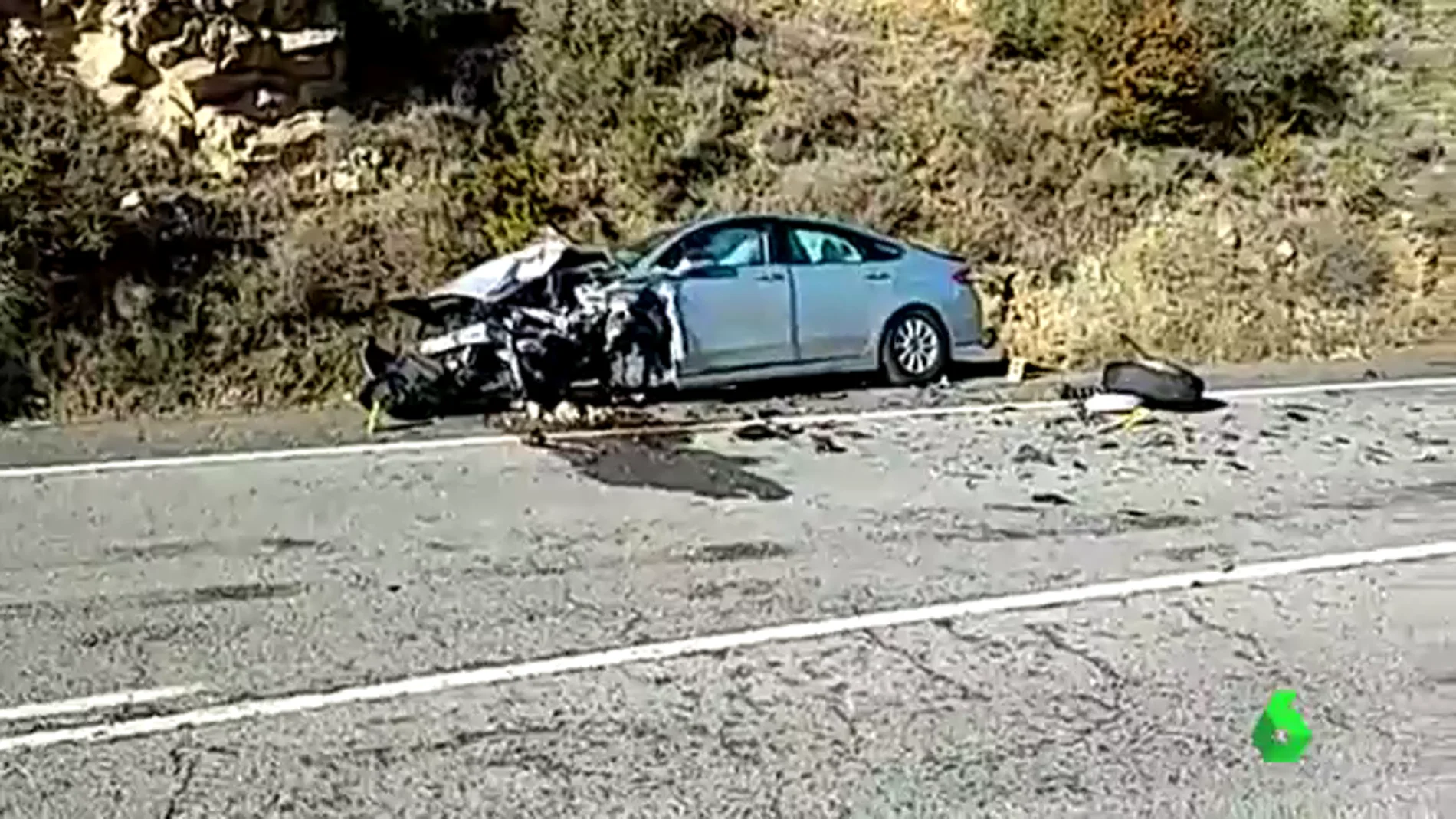 Herida grave al caer su coche por un terraplén tras un choque frontal en Navarra