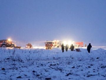 Trabajos de búsqueda en el lugar del accidente aéreo en Rusia Trabajos de búsqueda en el lugar del accidente aéreo en Rusia