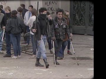 'El cojo manteca' en las marchas estudiantiles de 1987 'El cojo manteca' en las marchas estudiantiles de 1987