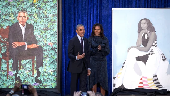 Barack y Michelle Obama, ante sus retratos oficiales Barack y Michelle Obama, ante sus retratos oficiales