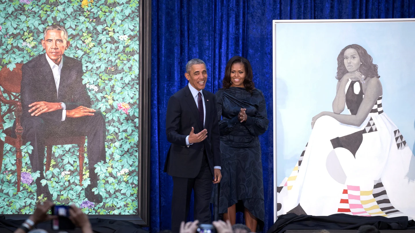 Barack y Michelle Obama, ante sus retratos oficiales Barack y Michelle Obama, ante sus retratos oficiales