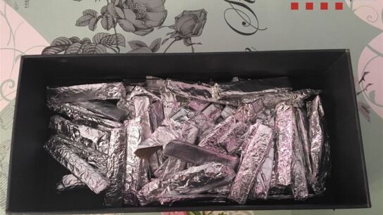 Droga confiscada al grupo criminal detenido por traficar con coca&iacute;na y hach&iacute;s