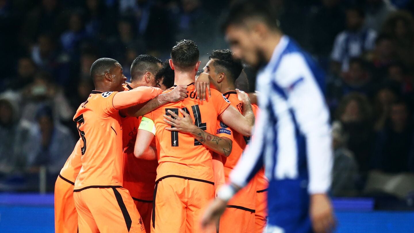 Los jugadores del Liverpool celebran un gol ante el Oporto