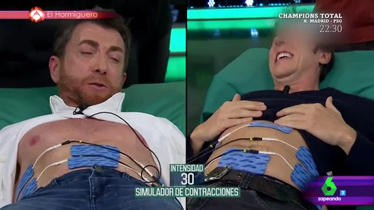 Pilar Rubio 'pone a parir' a Manel Fuentes y a Pablo Motos con un simulador de contracciones Pilar Rubio 'pone a parir' a Manel Fuentes y a Pablo Motos con un simulador de contracciones