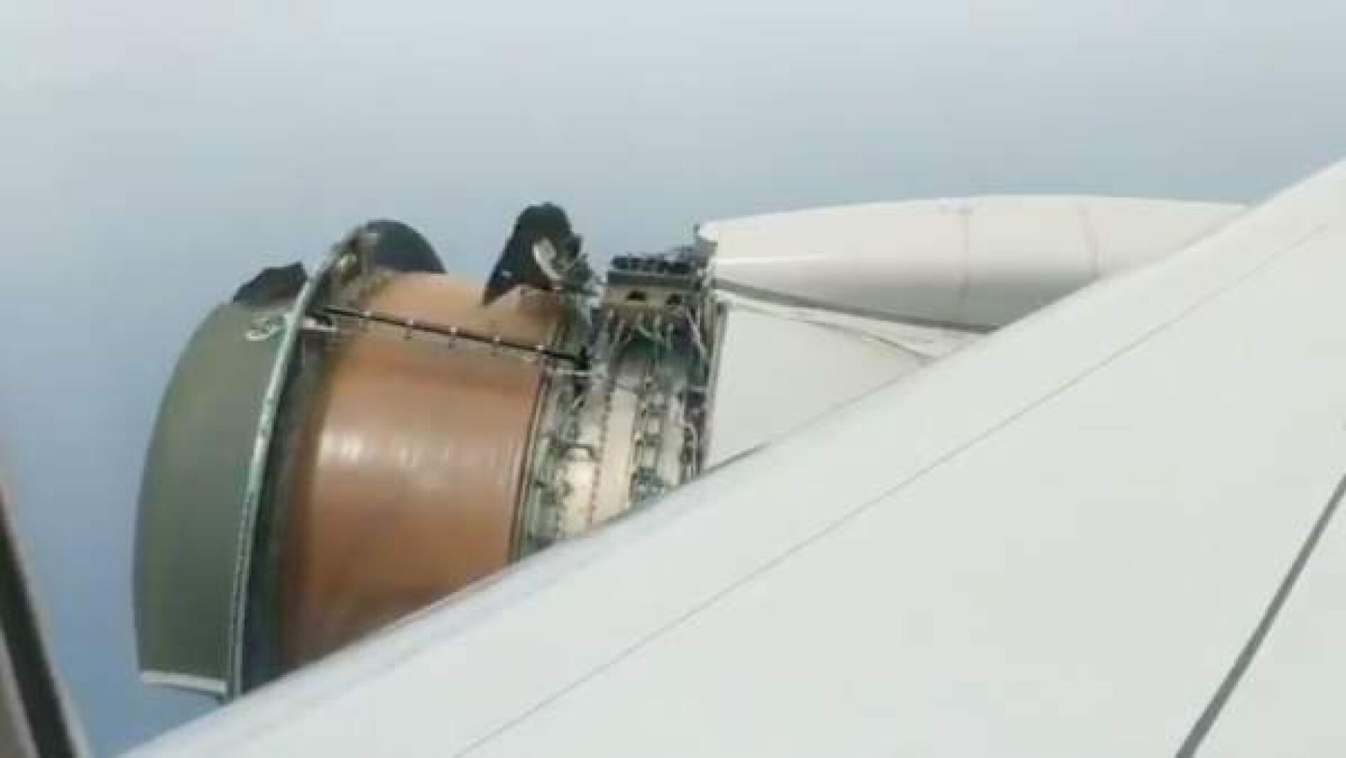 Motor de avión se estropea en pleno vuelo